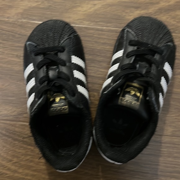 Adidas kids shell toe - Picture 3 of 5